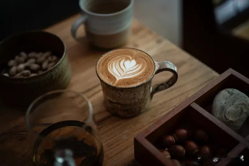 真正的健康，
源于融入生活细节的智慧。
十大养生法，
便是这样的存在：
通过饮食