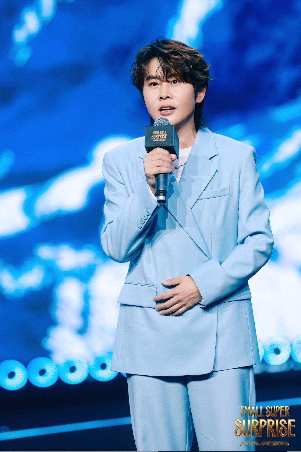 抽象这个赛道也是给濛主闯进来了！看完视频满脑子都是濛主那句“不会滑冰？可以上天猫