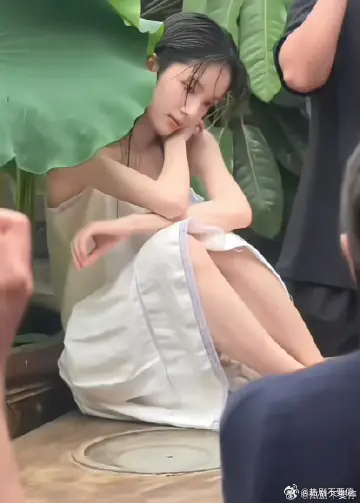 李思潼拍时尚芭莎了是田园风！正片还没出，怎么还有提前唱衰的？是啥意思呢？ 