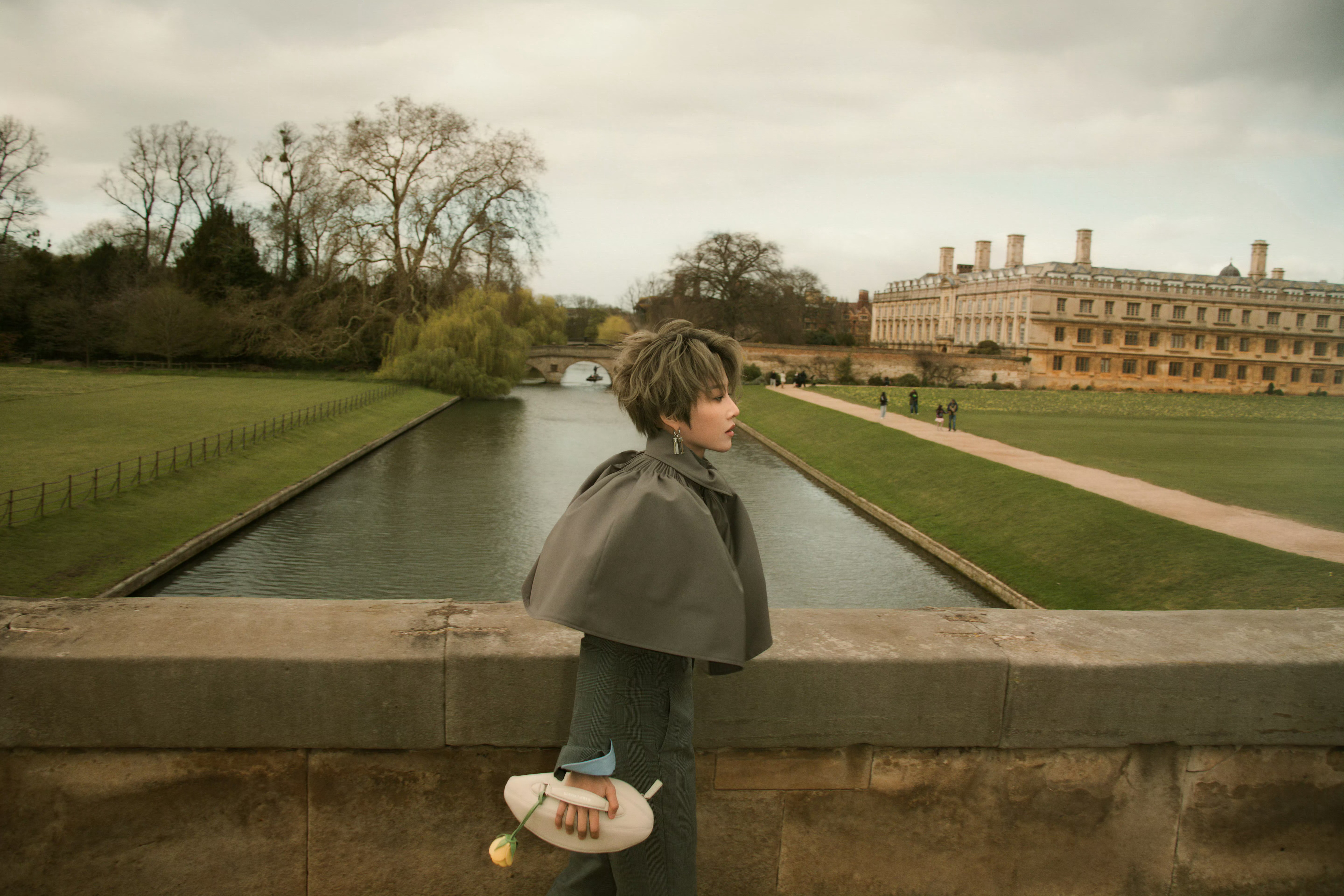 刘雨昕 × KENT & CURWEN 伦敦百年大秀造型大片in 2026秋冬超