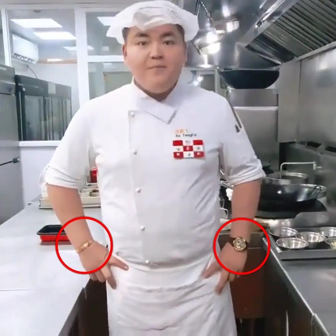 一位自称是西贝上海店的厨师长为了证明实力，给大家露两手爆炒小肉，却忘了厨师准则。