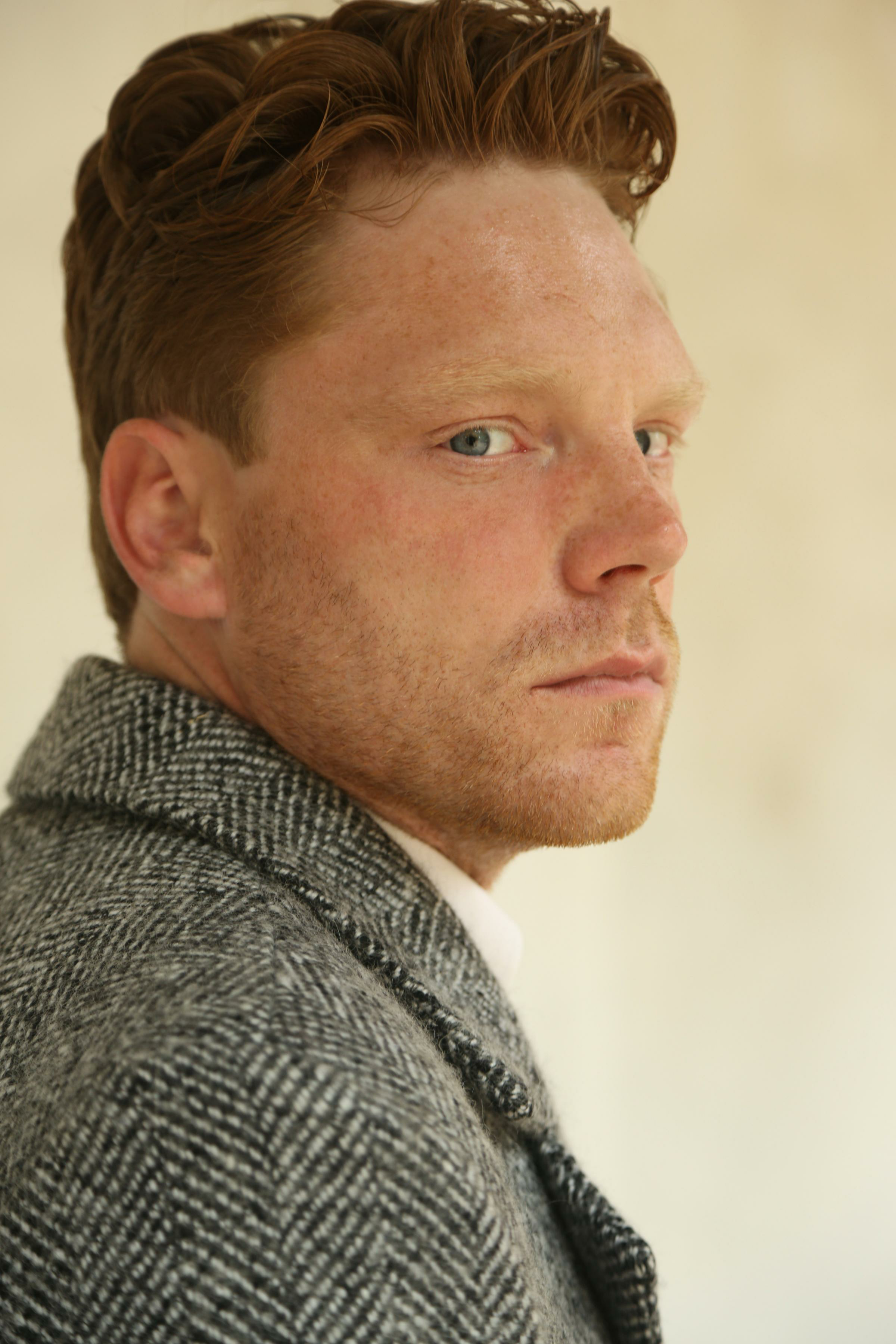 OMG！007邦德或许有人选了！据THR，英国37岁不知名男演员Scott Ro