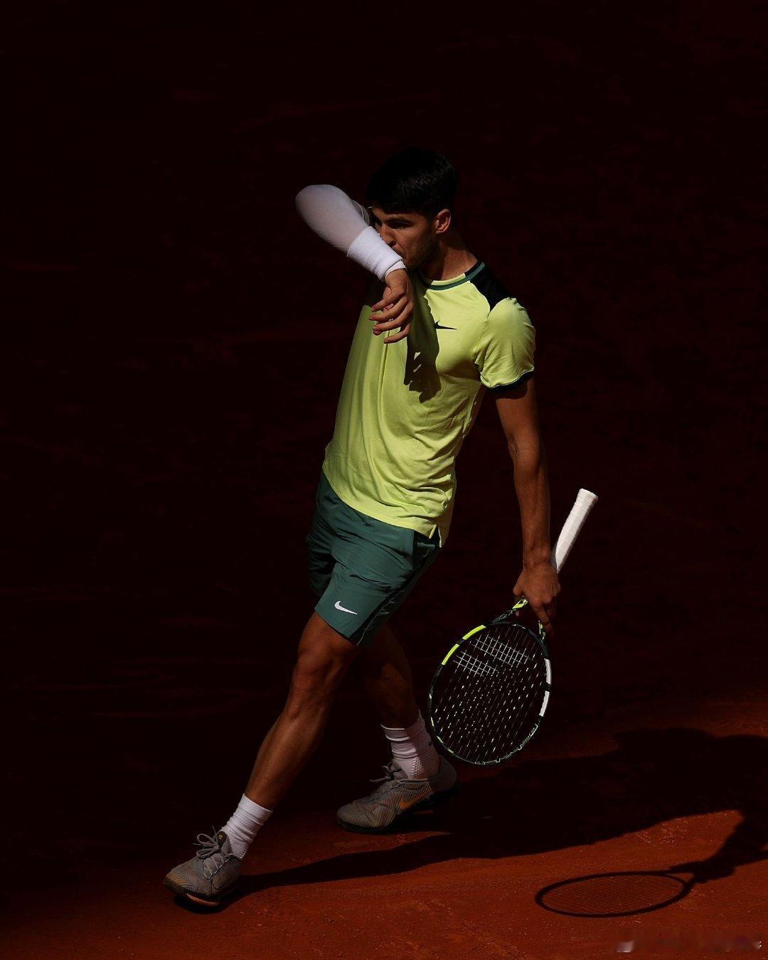 阿尔卡拉斯退出马德里赛 Breaking News！阿尔卡拉斯在个人社交媒体宣布