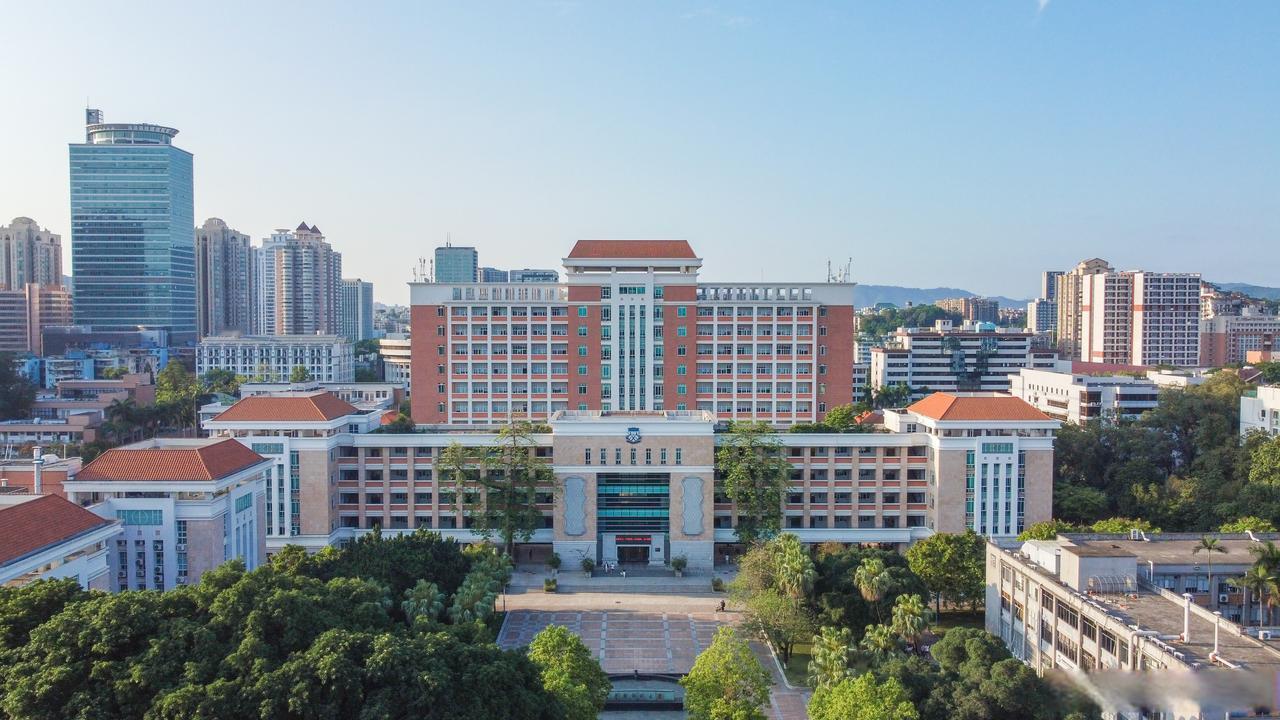 从勷勤文脉到华师精神，九十二载薪火代代相传。
从岭南沃土到神州大地，矢志不渝践行