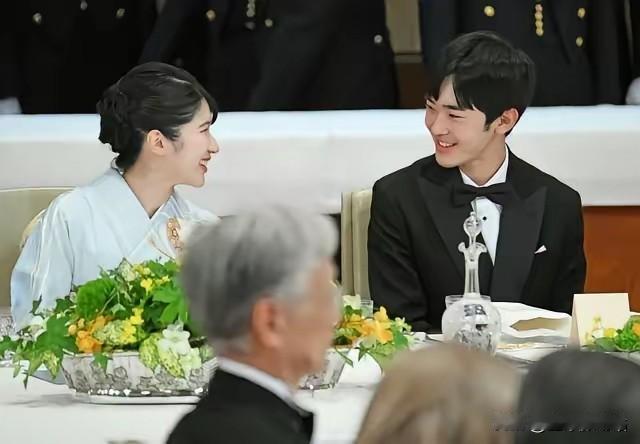 19岁的悠仁亲王，不是下一任日本天皇的第一顺位继承人，而是第二顺位。

第一顺位