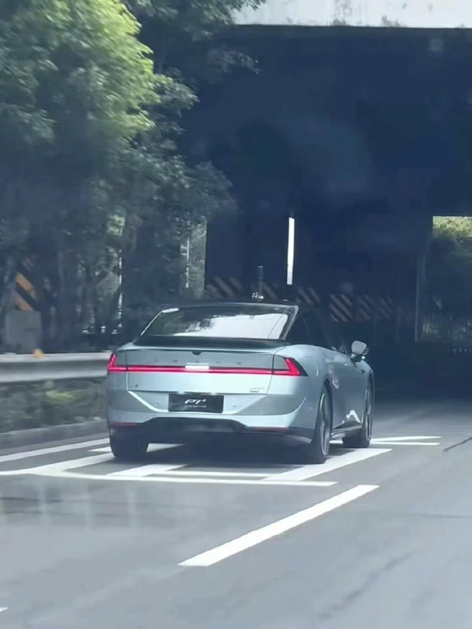 如果你觉得老款小鹏P7+配置挺到位的
那你就错了
新款小鹏P7+配置更顶，期待一