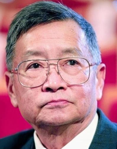 谁说人生低谷就一定走不出来？！ 这个故事绝了！ 🤔
37岁被下放劳动、妻离子散