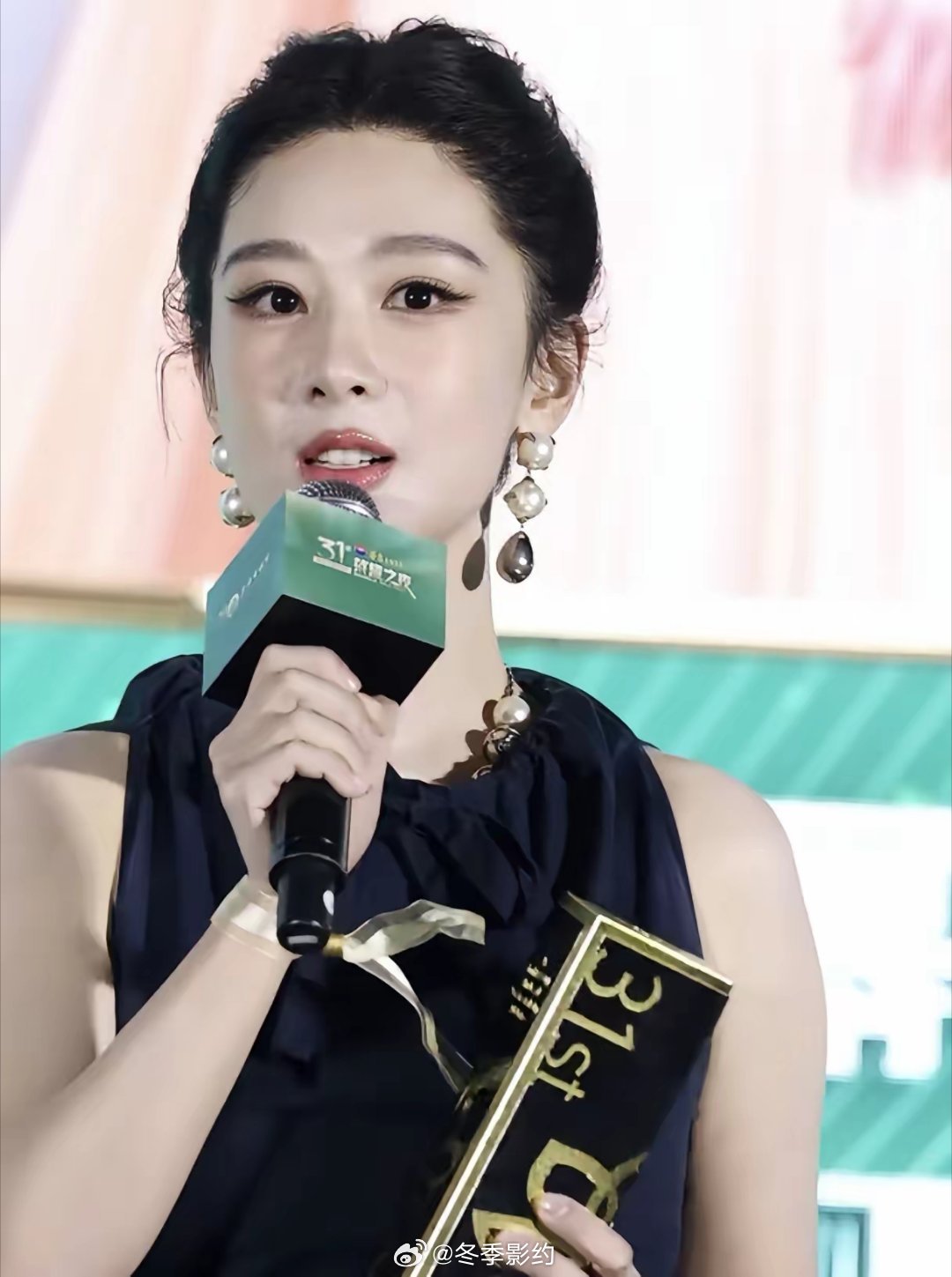 杨紫昨晚在白玉兰晚宴的发言，越听越让人觉得难受不是她的态度卑微，是她说的话，让人