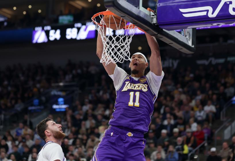 湖人明日主场迎战国王，官方发布本场比赛伤病报告。海斯（脚踝）小概率出战；德鲁·蒂