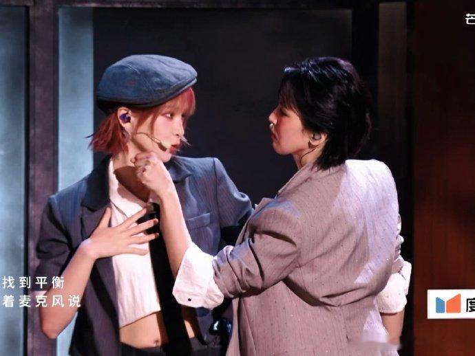 黄灿灿说忍不住哭的才牛看着黄灿灿哭，突然就理解了，不是矫情，是真的投入了太多情绪