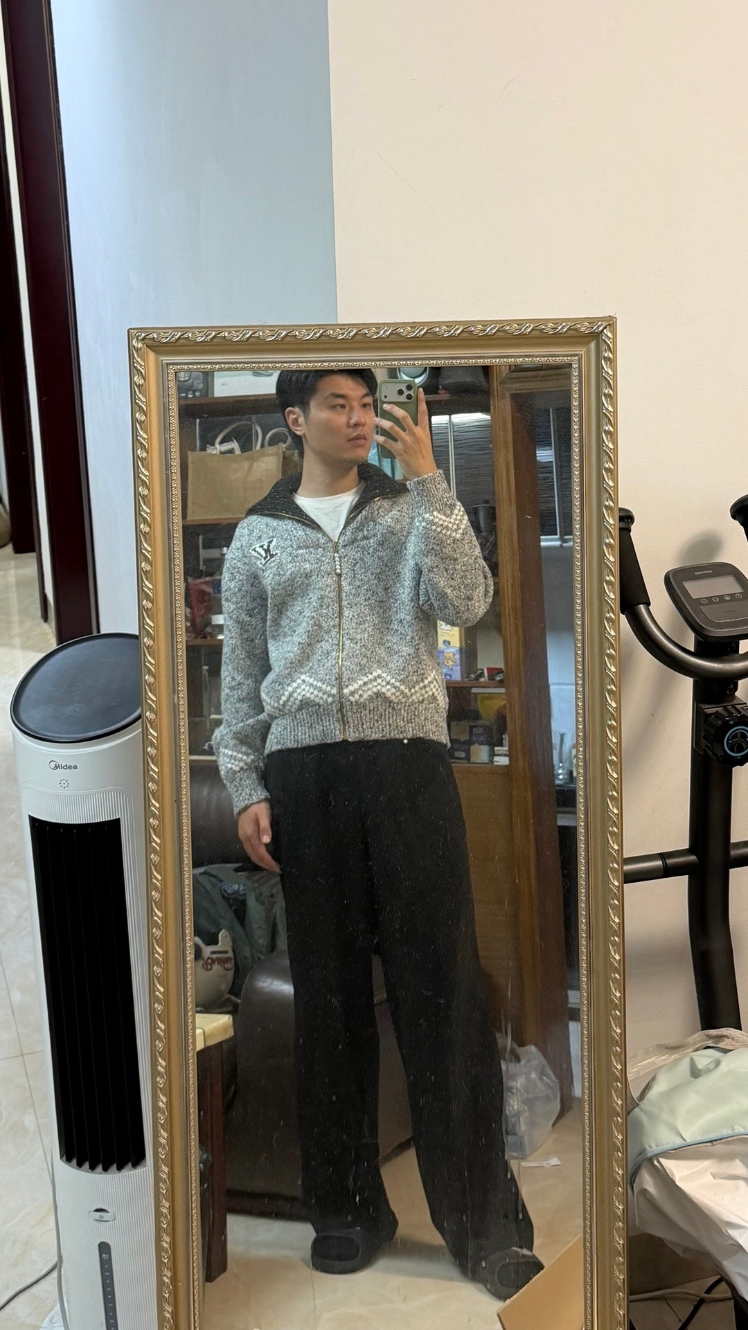 叠穿 叠[晕]在广东这个一天就能体验春夏秋天的地区叠穿了太重要了好吧😑然后想说