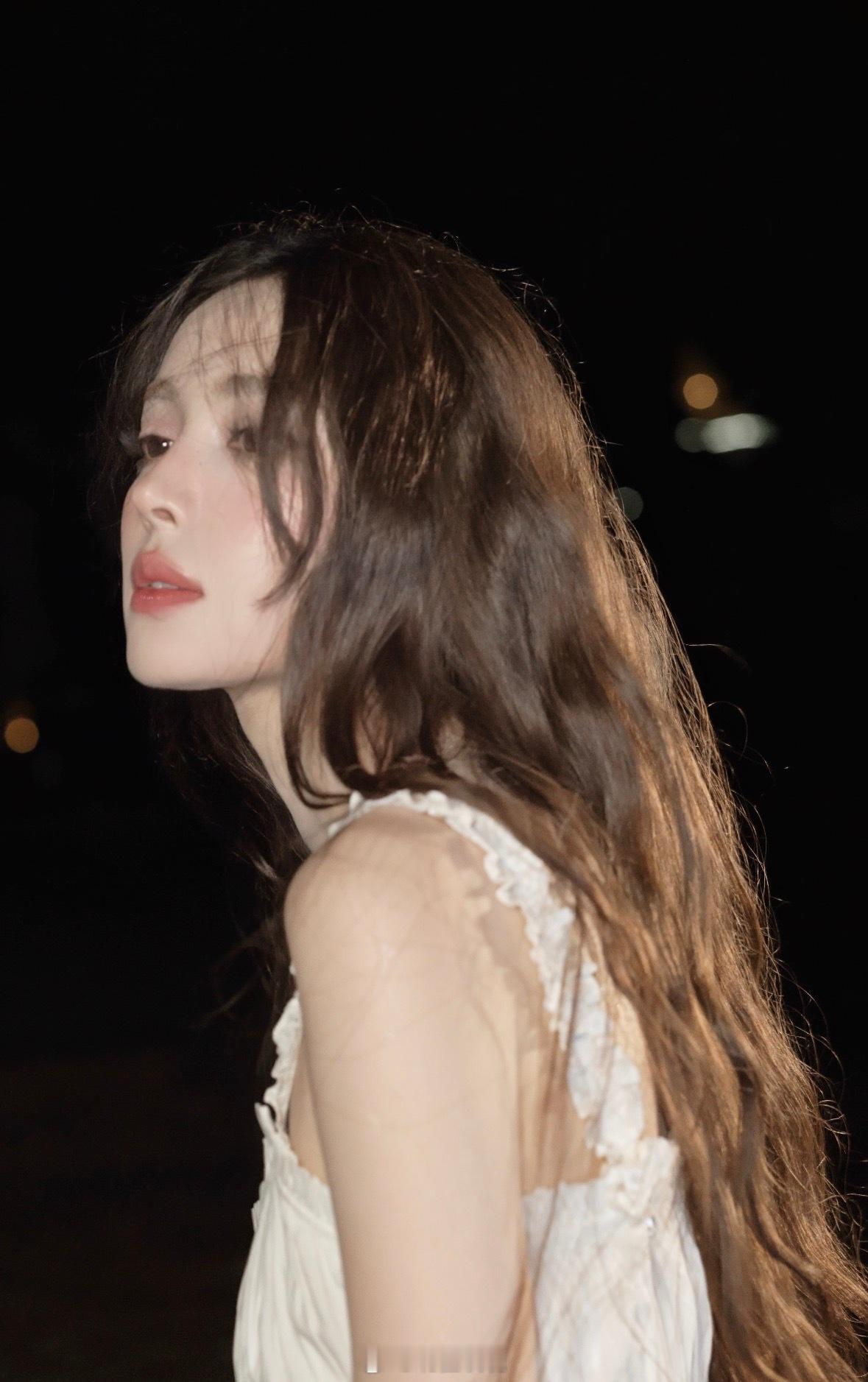 娜扎眼神里一直都有光，事业心满满的姐宝，未来可期🌹 