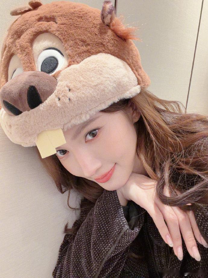 金晨张子枫将合作 谁的期待值直接冲顶！两位风格迥异的实力女演员同框，《无孔不入》