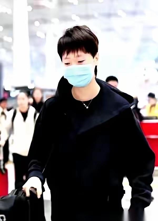 决胜局，4:8落后。
我当时手机一扔，心想，完了，爆冷了。
真的，就差那么一