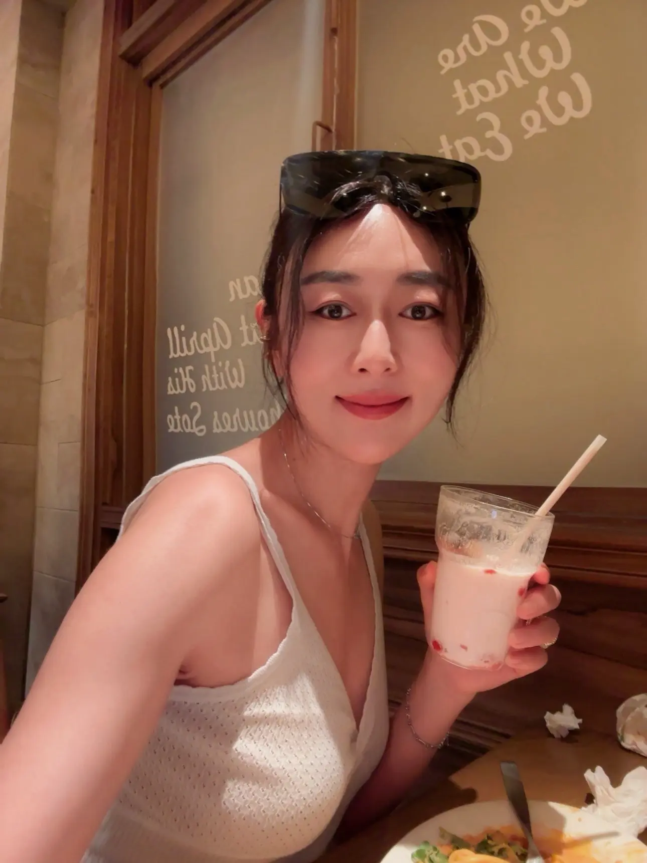 “能走一辈子的关系，无论是友情还是爱情，都不是靠博弈和套路,而是源于骨...
