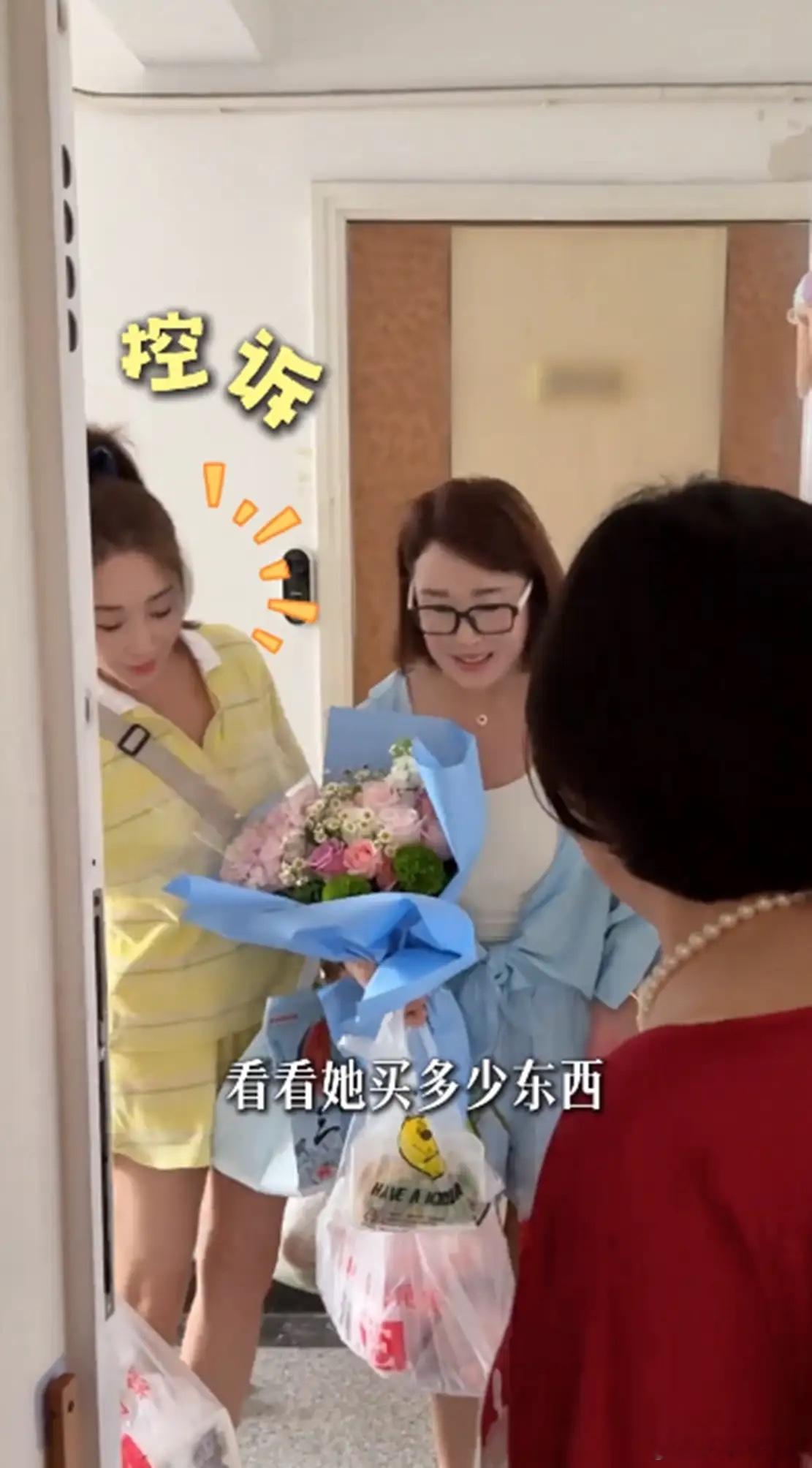 杜若溪严屹宽家的氛围真是让人羡慕，公婆年纪大了，娘家妈妈来上海帮忙看外孙女，时间