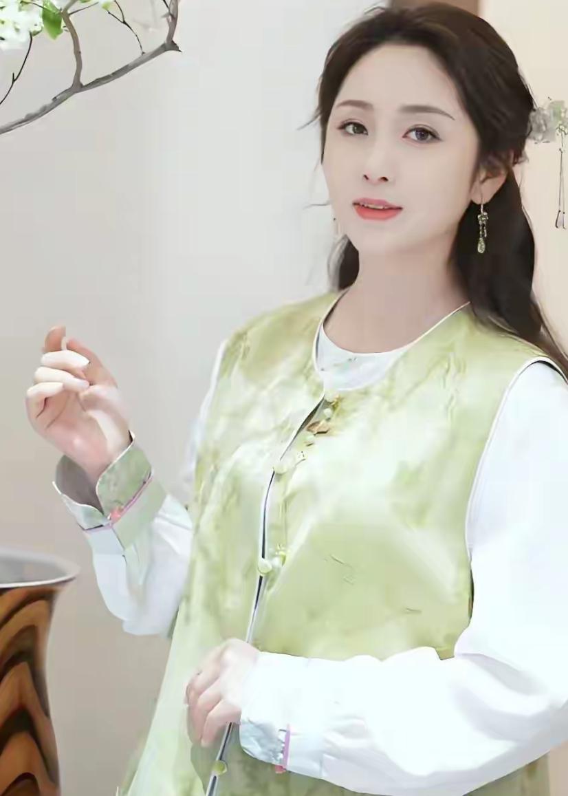 她靠星光大道一炮而红，却因当小三前途尽毁，今39岁活成这样
娱乐 明星