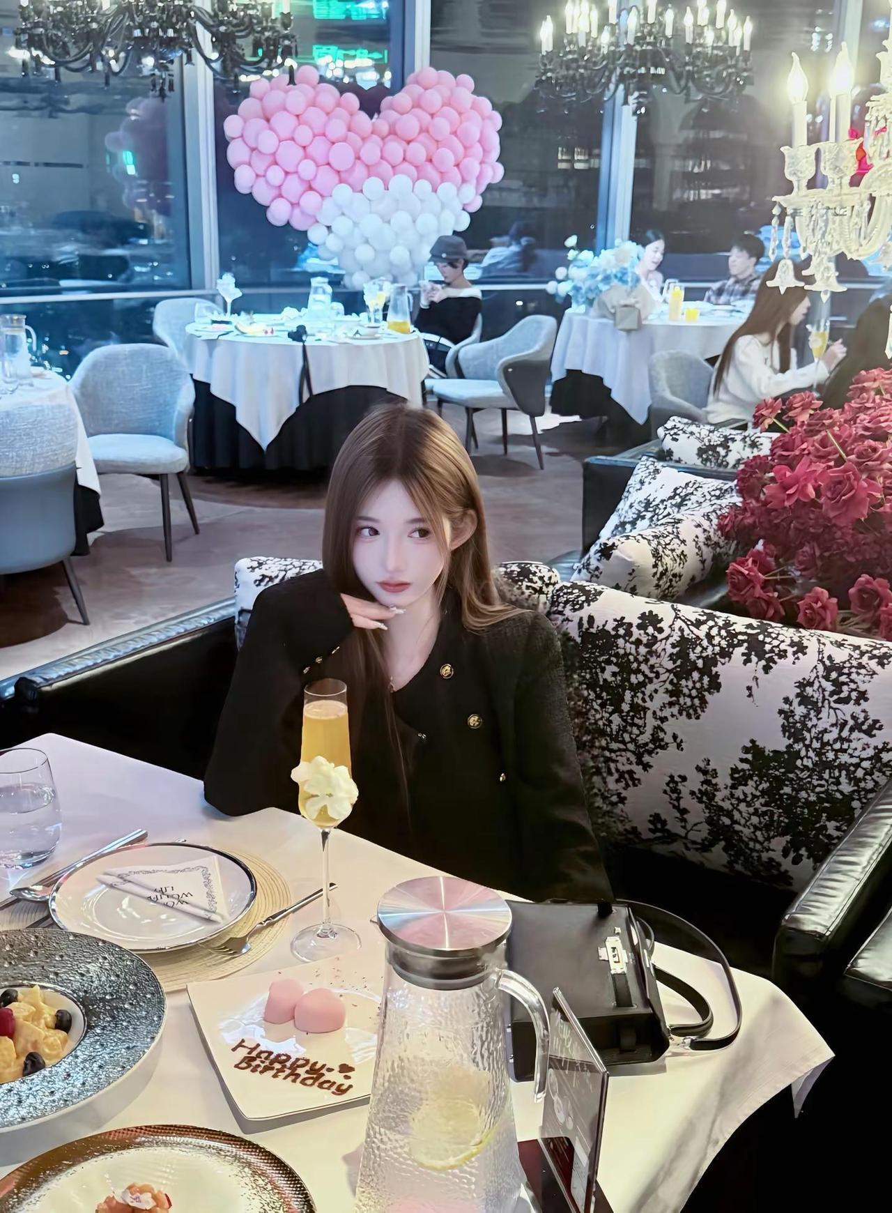 看到你漂亮的眼睛一直笑 也是一种幸福