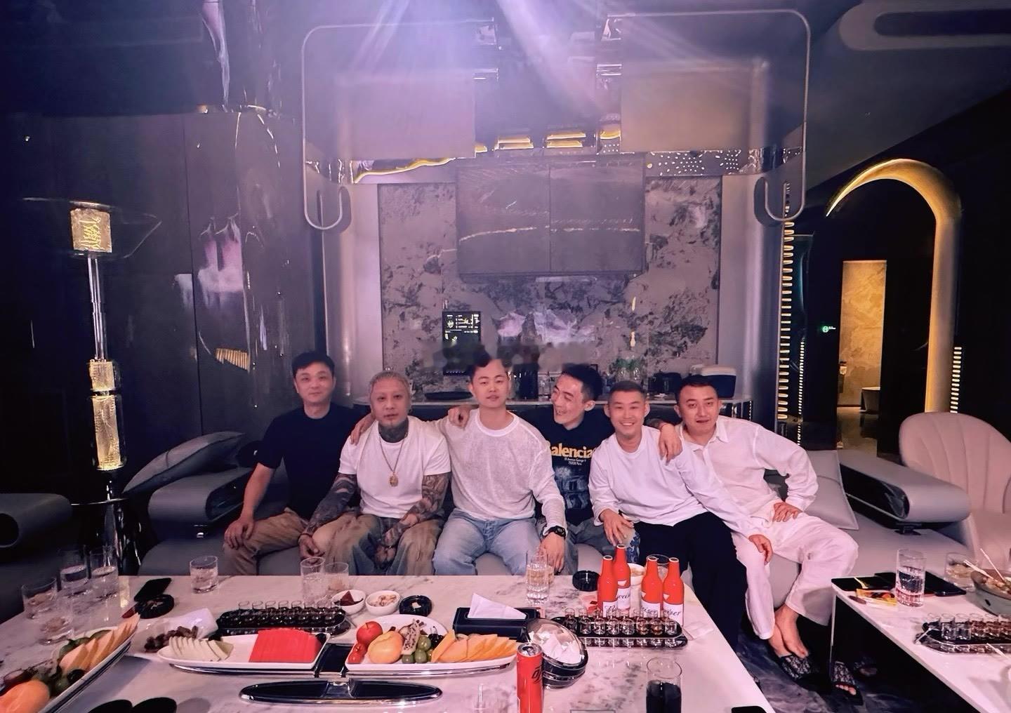 不见 方丈 巴扎黑 李天克 剩下 哪里逼不认识 是谁是谁