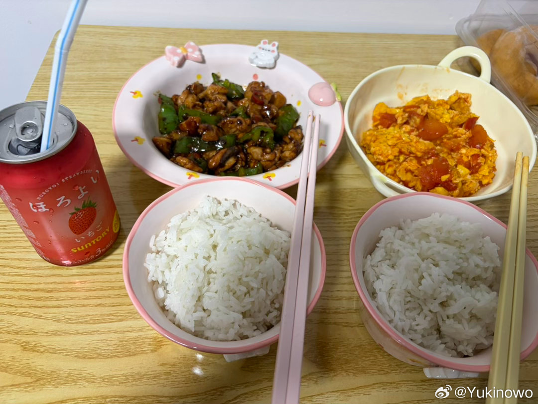 同居十天日记做饭打死卖调料贩子之人，每天准备咸死谜拟从做菜是粑粑变成还不错了起码