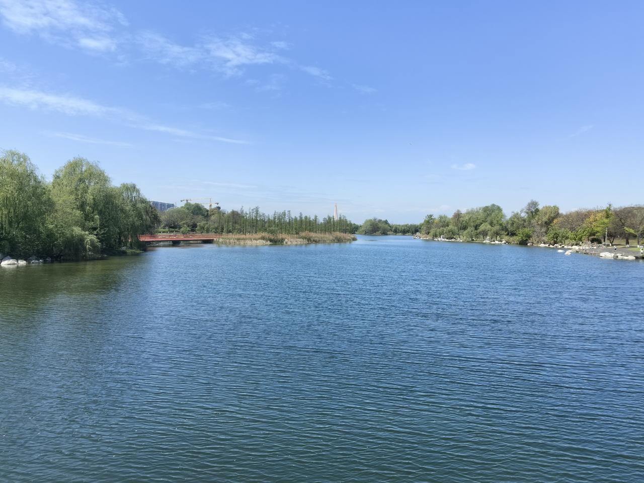 日本政府想生产高端武器出口挣钱(挣钱是假，解禁是真)，然后很多人或者媒体说日本民