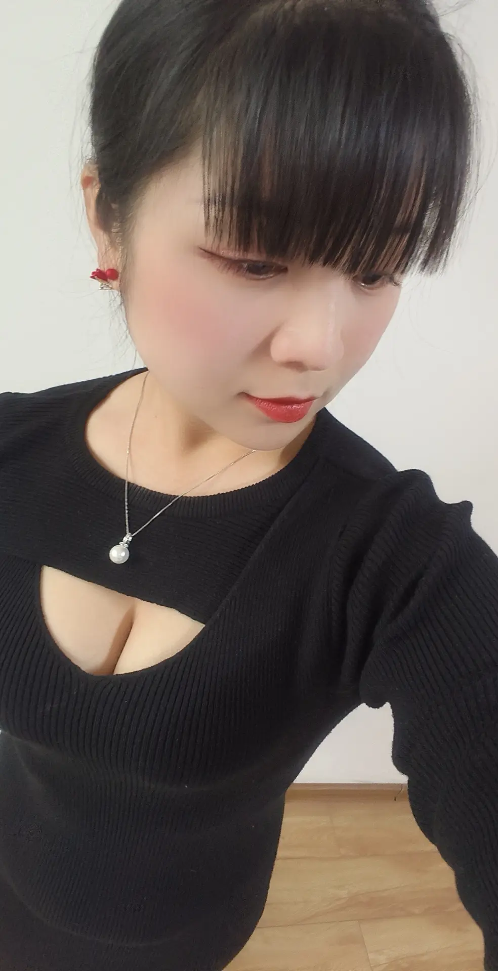 工作没有家家没有工作，鱼和熊掌不可兼得。  在家不提工作工作不想家