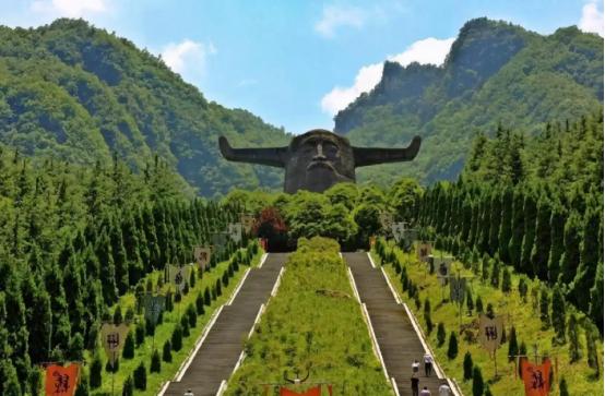 为什么禁止进入神农架深处？一位60多岁的巡山员告诉我：别看神农架拥有大量高等植物