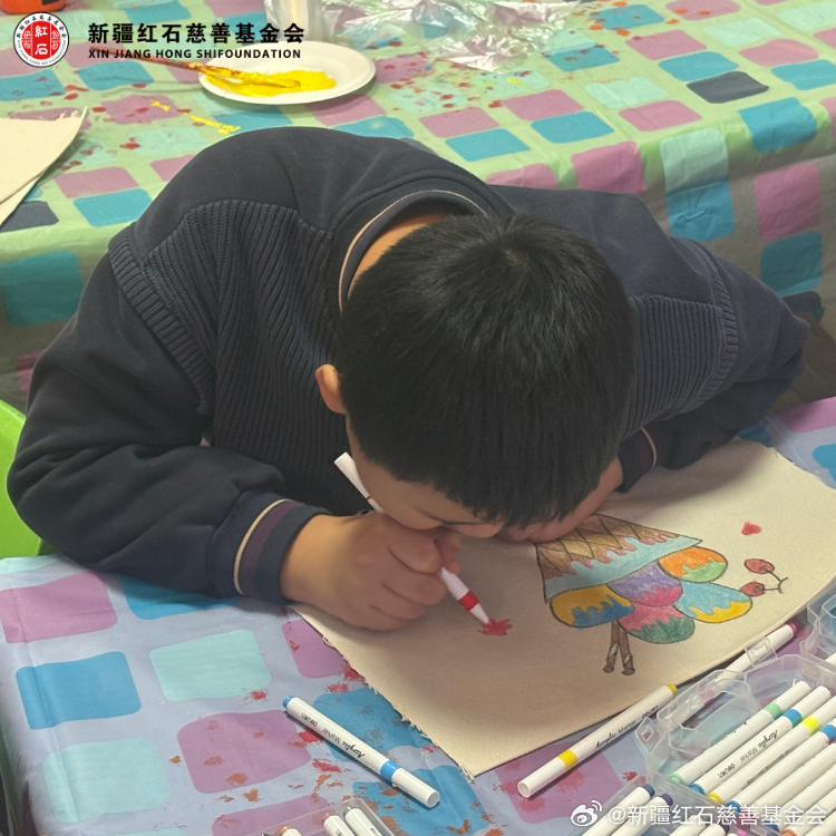 #点亮星星守护你# 你好呀，我是来自星星的孩子，特别感谢你愿意了解我！每一次善意