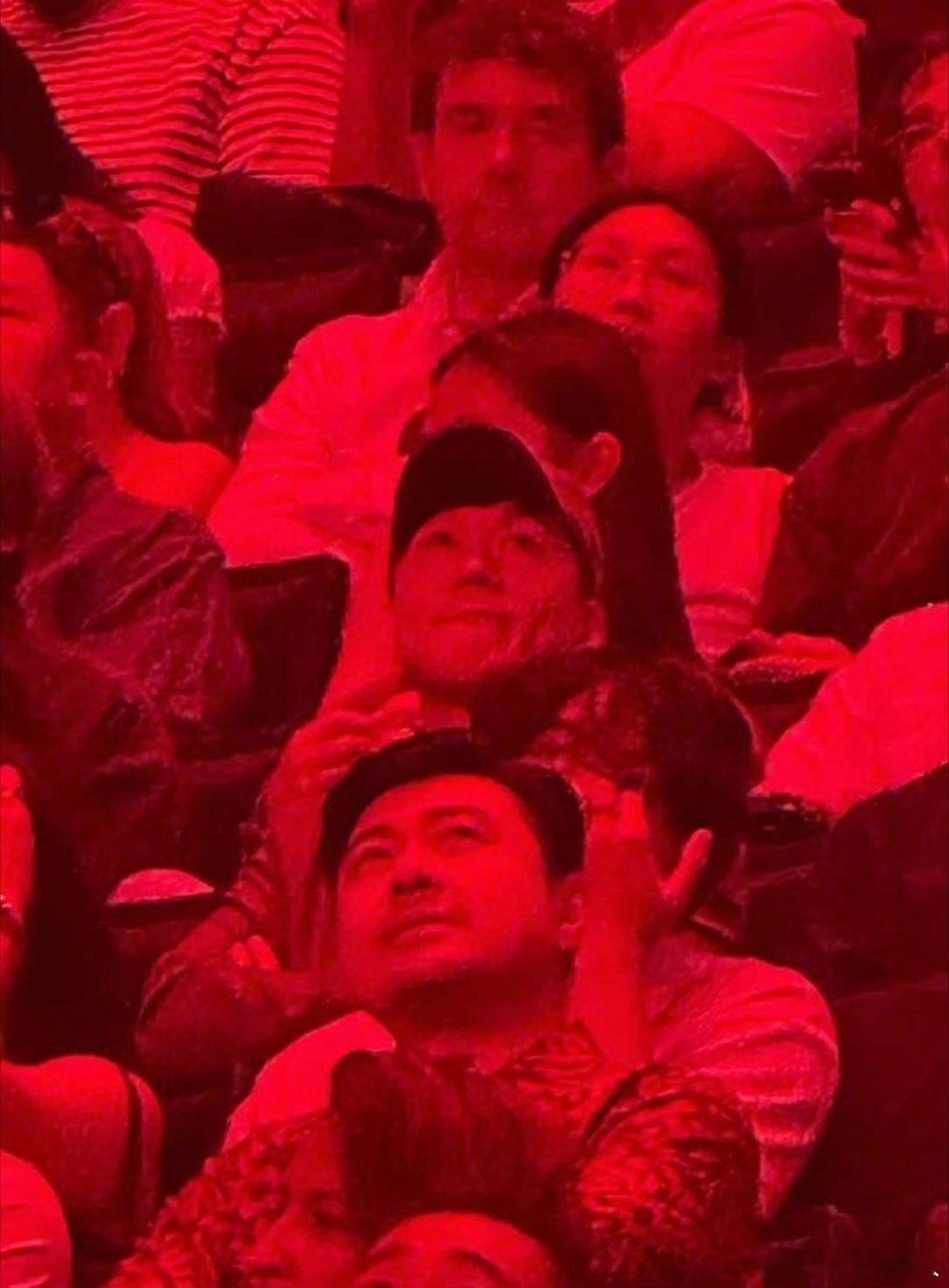 林俊杰和七七感情好稳定林俊杰七七有点像金莎孙丞潇 林俊杰和七七感情真稳定 ，祝幸