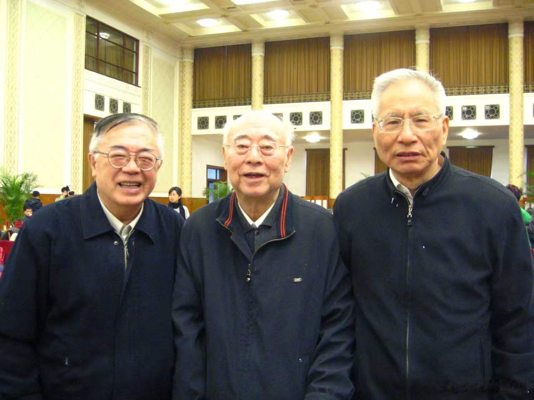 一身学识，本土孕育；一腔热血，尽付家国。于敏院士，中国自主培养的顶尖理论物理学家