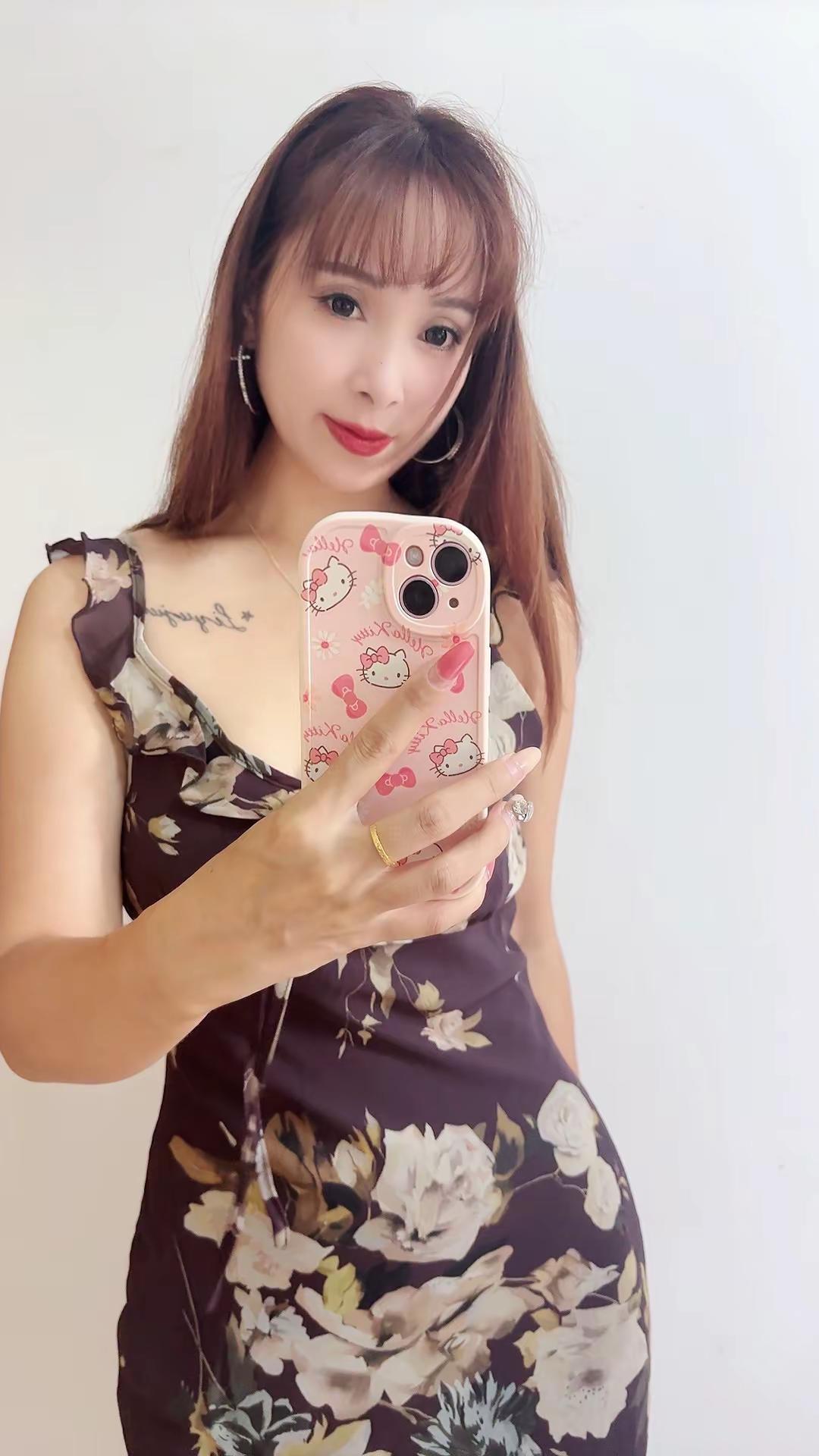 中年女性的成长，是慢慢收回目光，不再寄希望于任何人，把期待安放在自己身上。80后