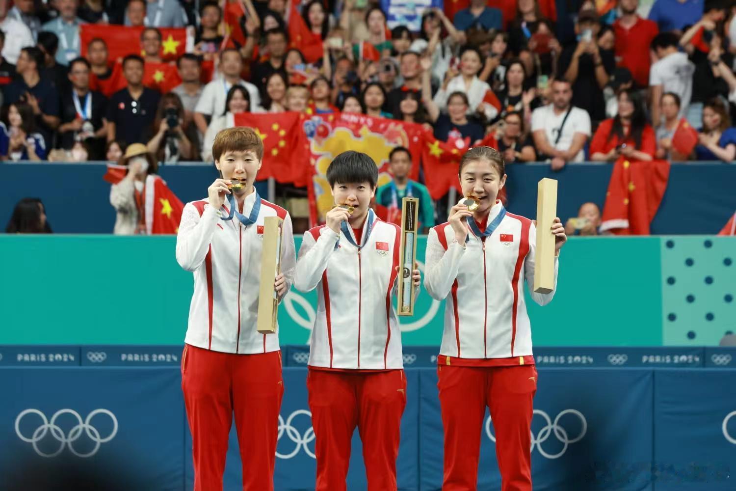 #乒乓女团奥运5连冠##中国夺夏奥300金# 中国队夏季奥运会第300金由乒乓球