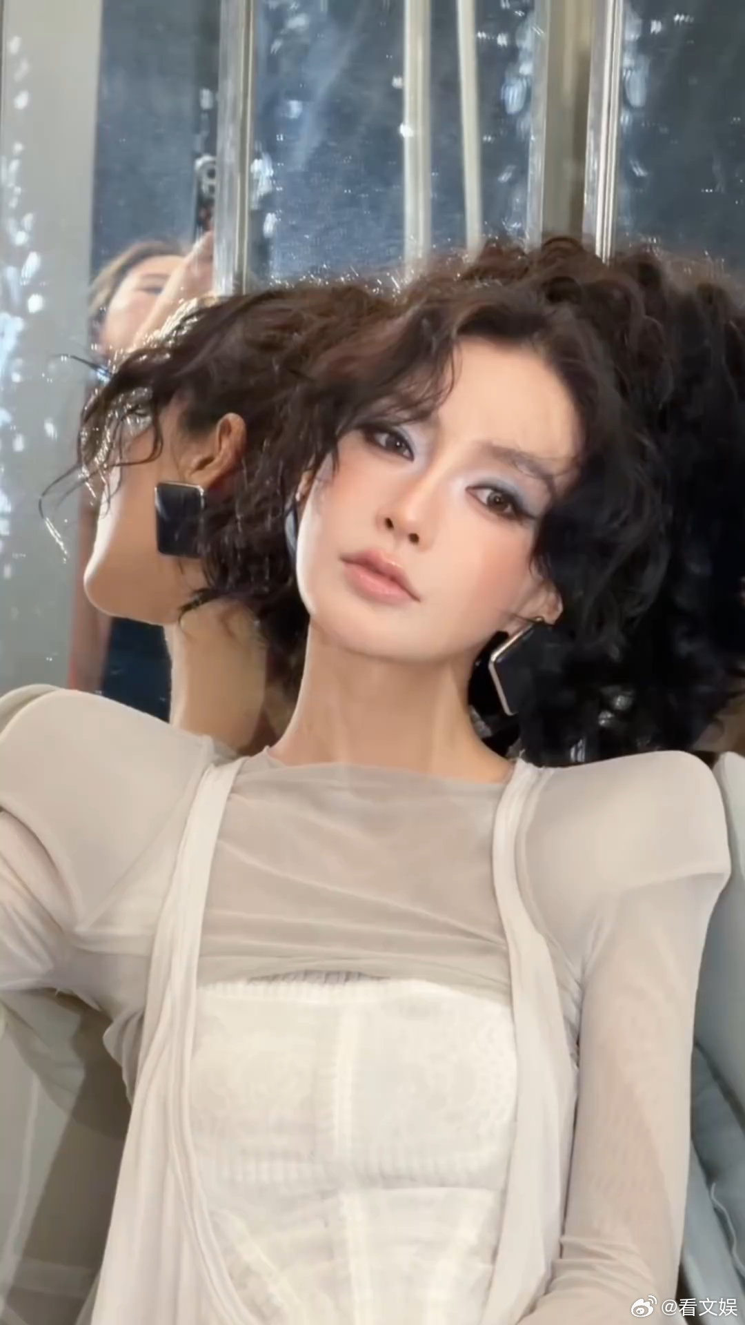 杨单给angelababy化的复古摩登妆angelababy摩登复古妆被这套复古