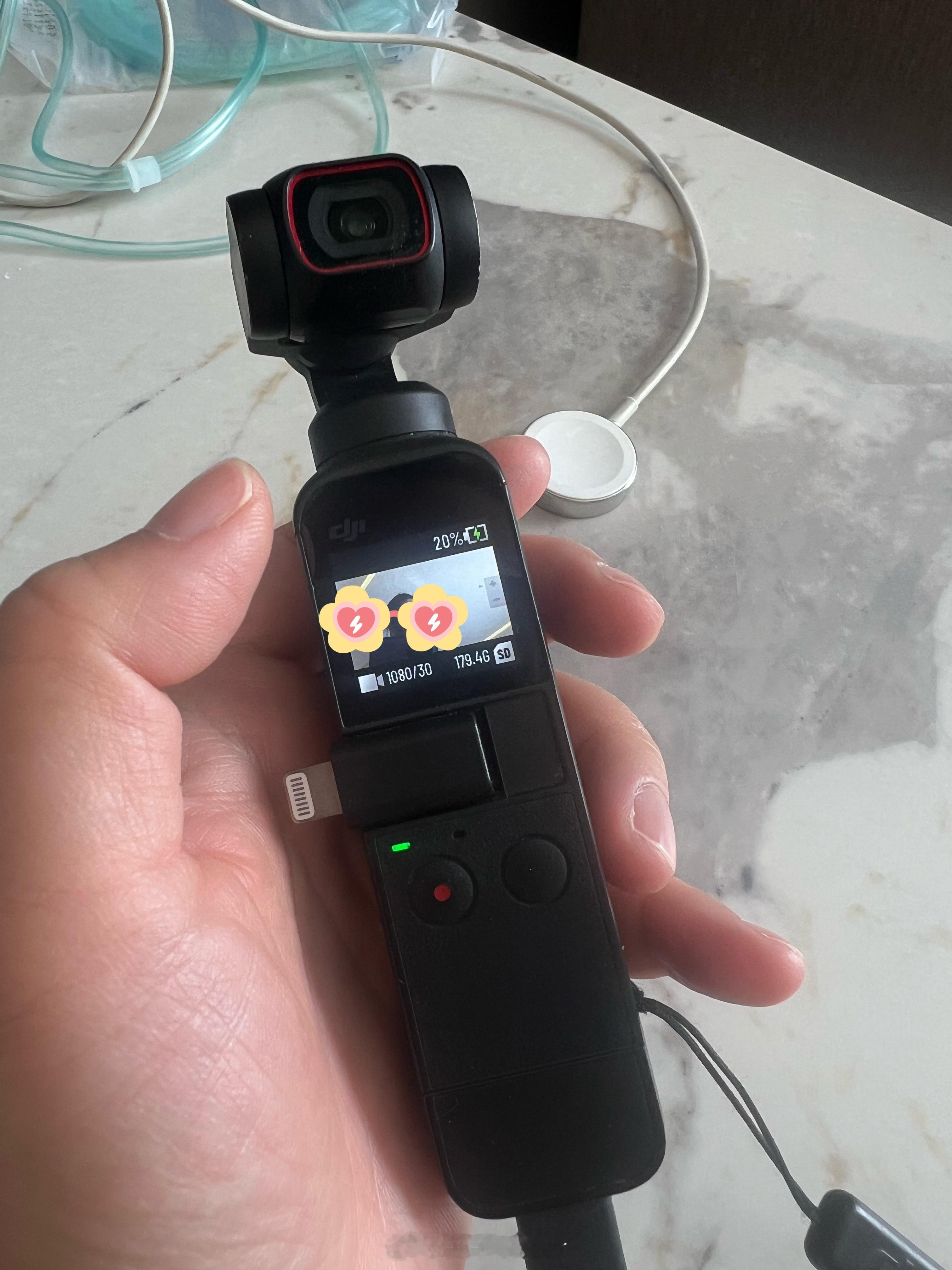 大疆的osmo pocket 2，我发现还是2年前换购的，实际使用时间可能一年都