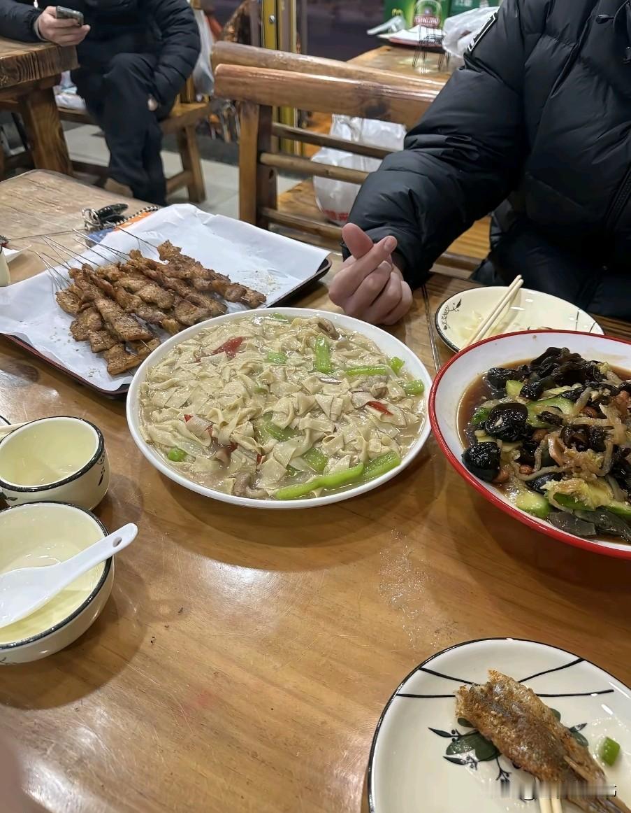 东北标配，凉拌菜，尖椒干豆腐，只要有这两菜，基本证明是是一名合格的东北老酒炮。