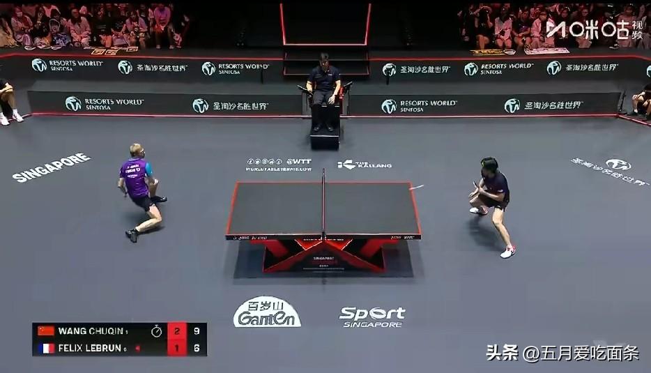 为啥侯英超不停地让王楚钦稳住，他急。
小布打球本来就很急，年轻状态又好，刚拿下男