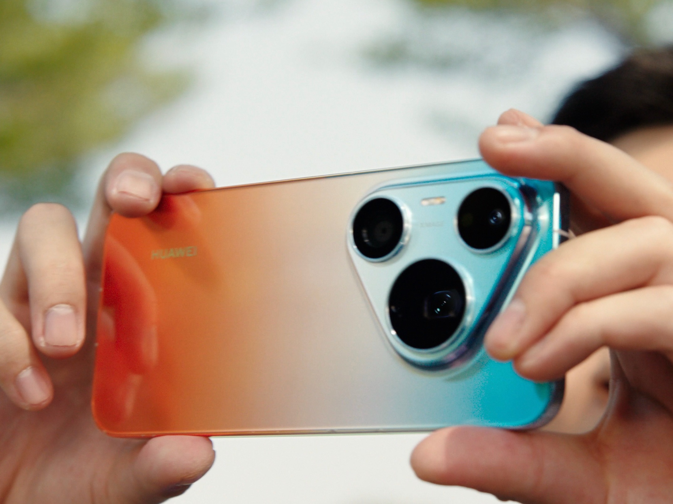 华为Pura90ProMax搭载2亿像素长焦 高像素+长焦，加上RYYB还有华华