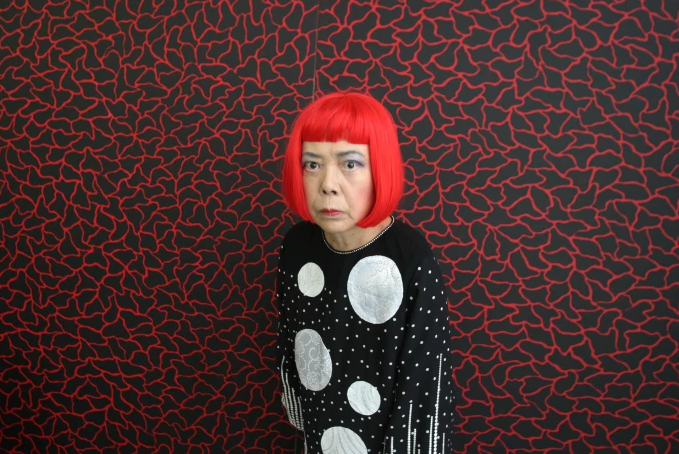 【97岁草间弥生去世】以色彩缤纷的波点、网格图腾以及招牌“南瓜”雕塑享誉国际的日