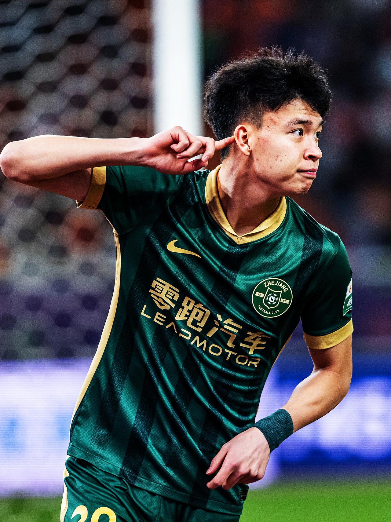 王钰栋11场8球，刘诚宇连续两轮进球！隔空较劲啊，U20国青队的双子星。浙江队虽