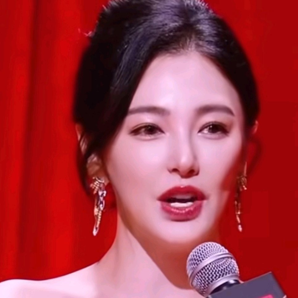 没认出来是张雨绮 老天爷来了这也不是张雨绮，她是张雨绮替身！ 