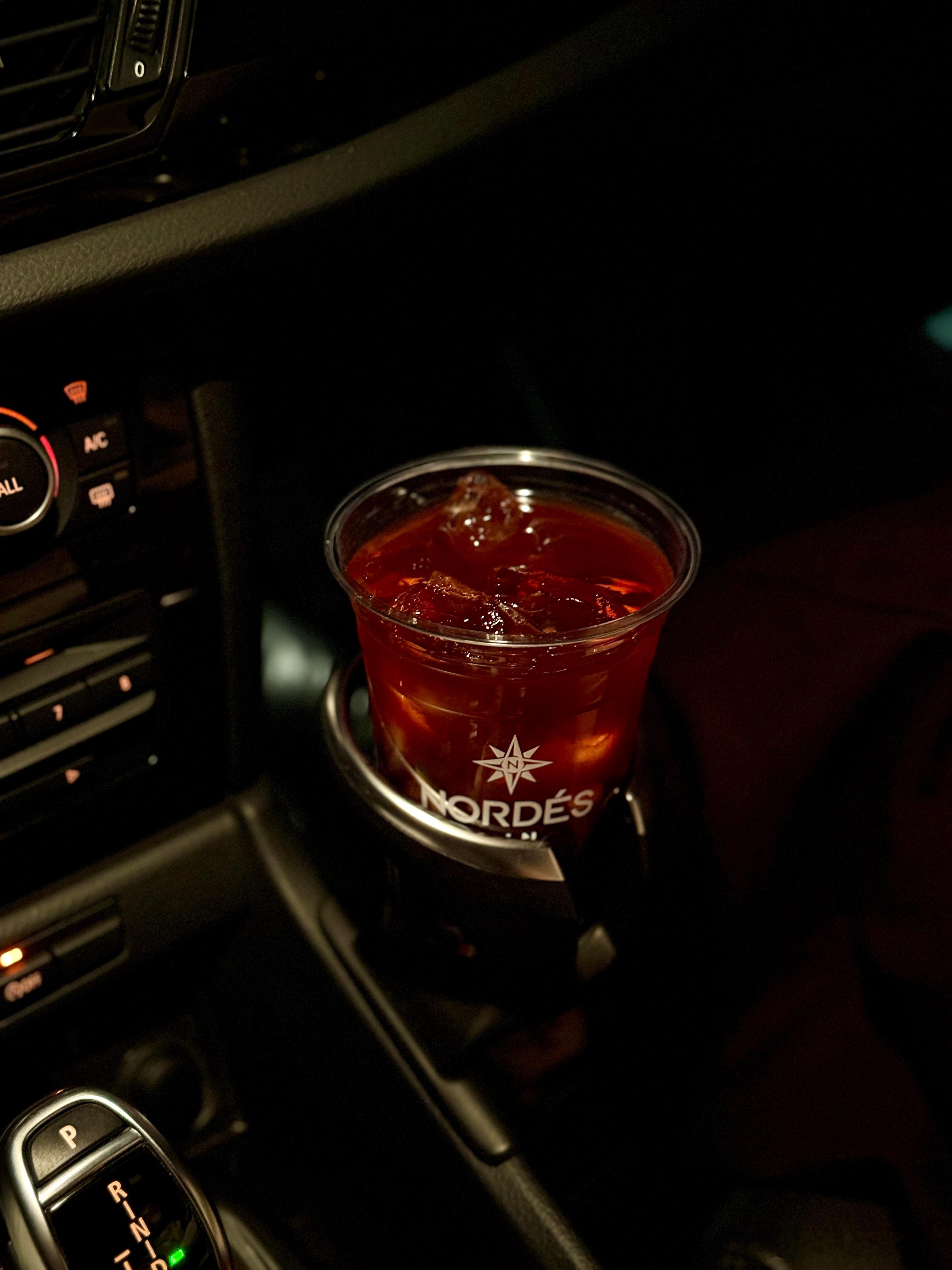 西班牙回来后一直想喝Sangria，找了家西班牙餐厅顺手打包了一份回家喝，缺点是