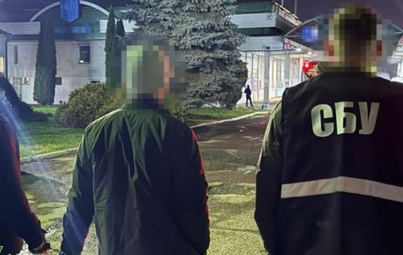 【据乌克兰安全部门报道，一名曾自愿为俄罗斯作战并试图以难民身份逃往欧盟的乌克兰男