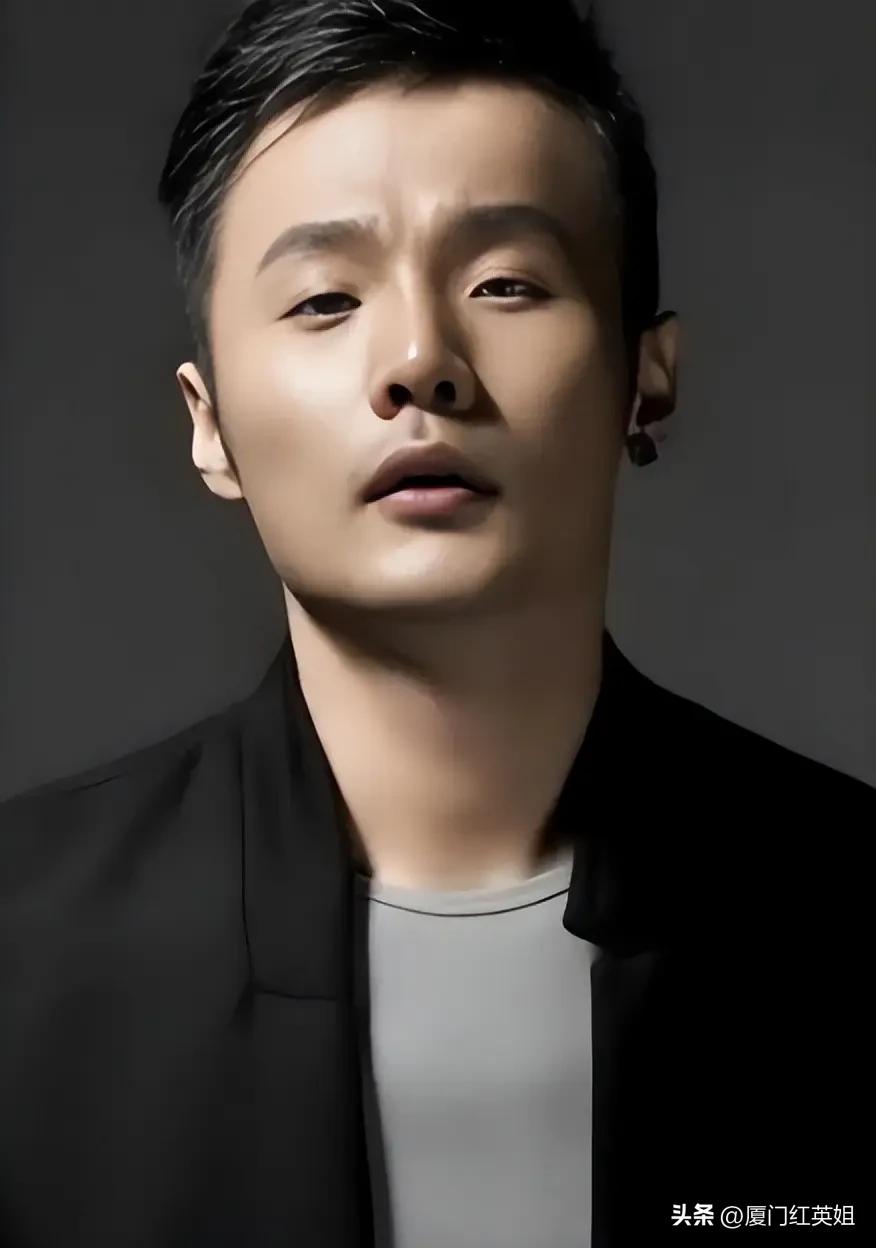 真是愚人节最大的笑话，李荣浩向单依纯维权没两天，自己居然被指控抄袭争议，质疑其“