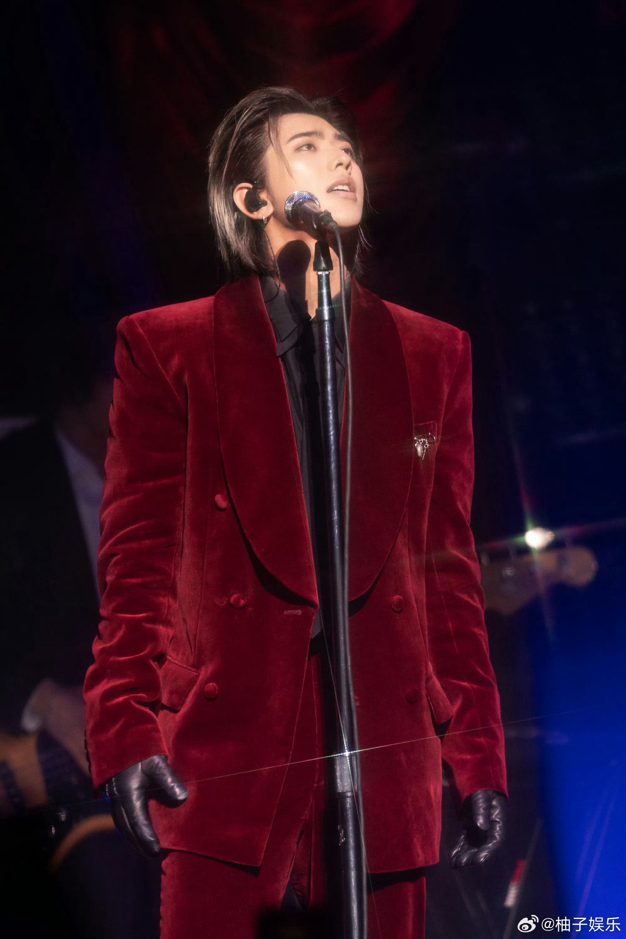 蔡徐坤洛杉矶演唱会舞台照 蔡徐坤洛杉矶演唱会舞台照，舞台王者回归，期待更多精彩演