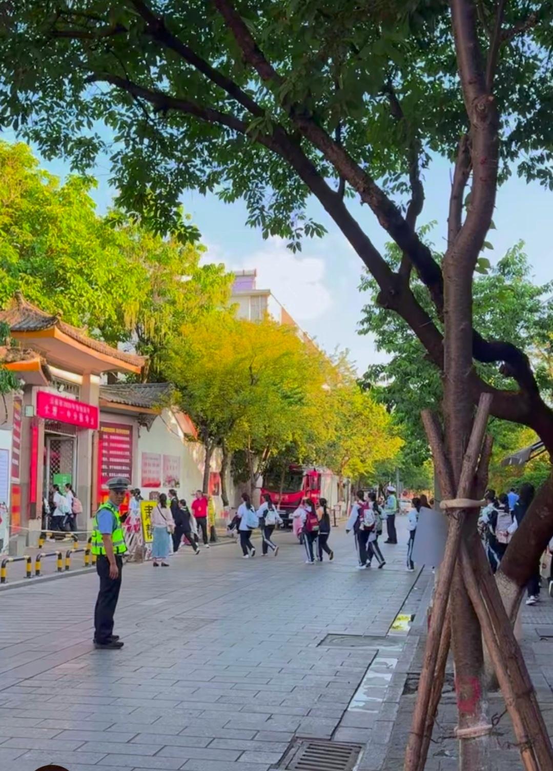 又是一年高考日，现在大家都说高考不是你人生的唯一选择，但是回想起我当时高考的时候