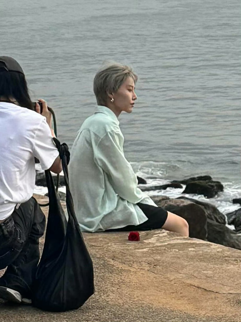 刘雨昕在斯里兰卡被偶遇了诶！粉丝遍布各地了！