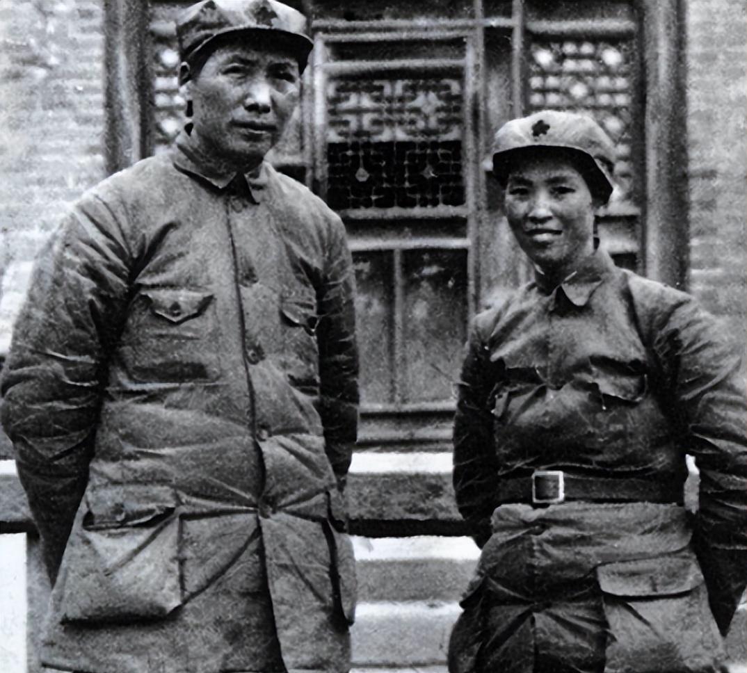 1935年6月，中央红军主力经过8个月的艰难跋涉，抵达了人烟稀少的毛儿盖地区。