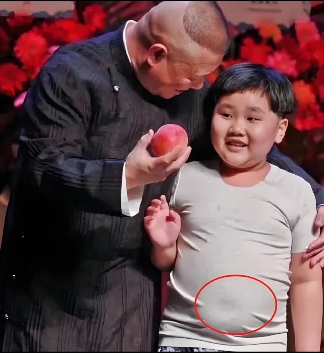 网友说郭德纲对大儿子郭麒麟不好，偏心小儿子郭汾瑒？郭德纲回应了！ ​​​