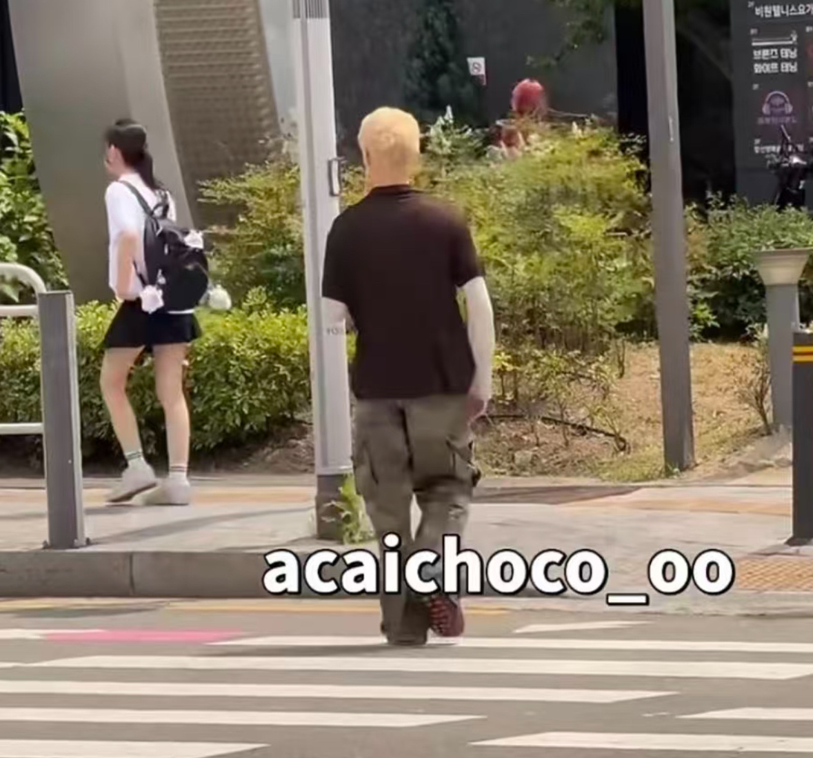 看见猴哥这样真的好心酸啊，为了几个万赞把小韩有人的地方都转了一遍 