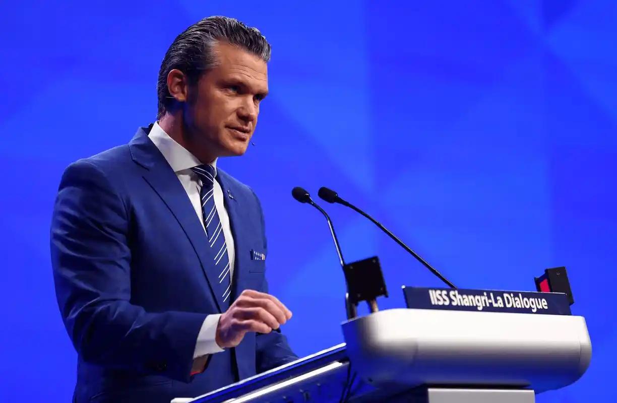 美国防长说冲突可以持续8周，还可以控制节奏。

当地时间3月4日，美国防长又开始